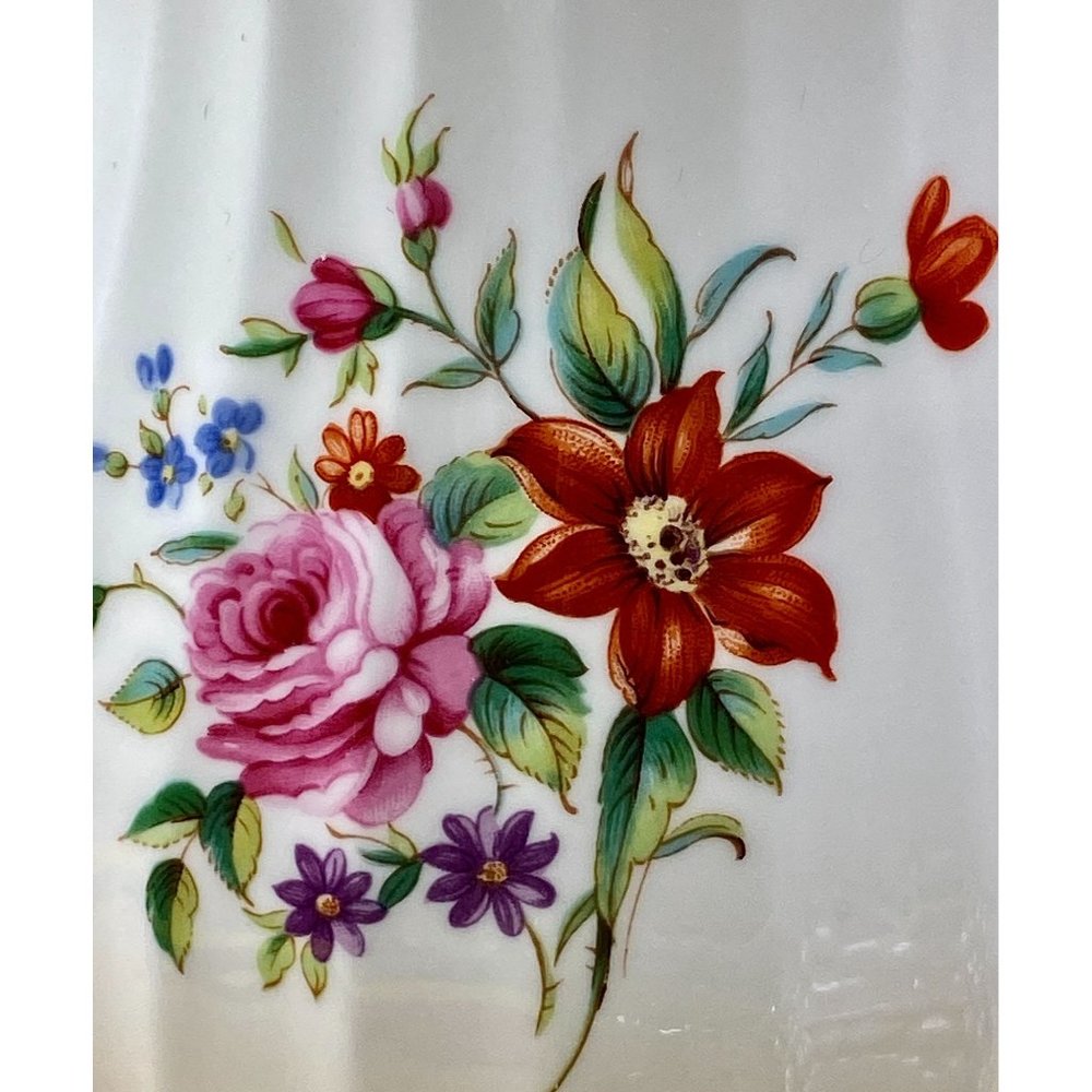 SOLD*** Royal Worcester vase England Bone China Floral, 5 3/4” High - Picture 8 of 16